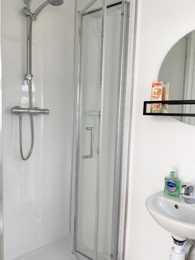 Guest house 1 Ashford Road 3*