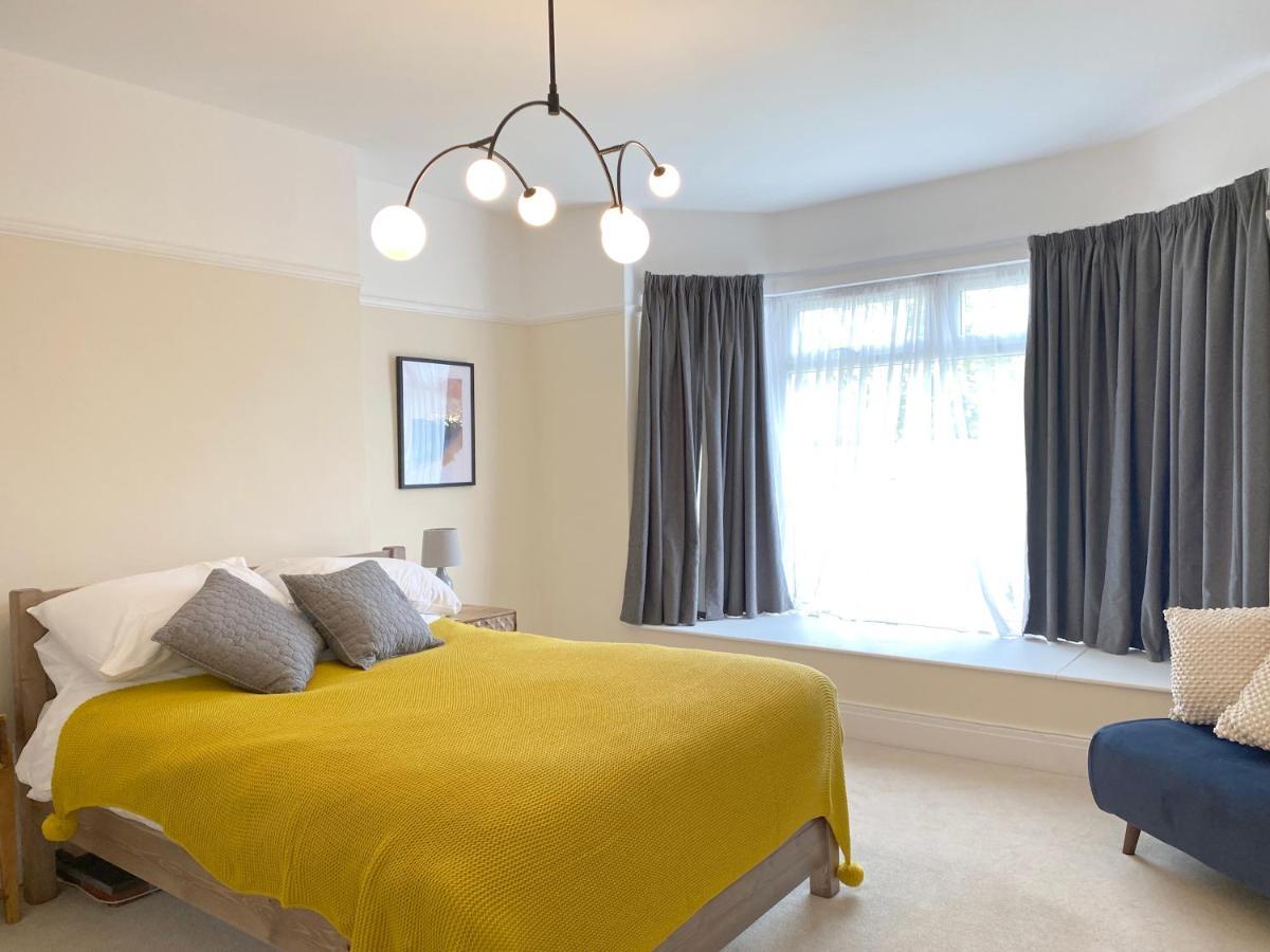 1 Ashford Road 3* Redhill (Somerset)