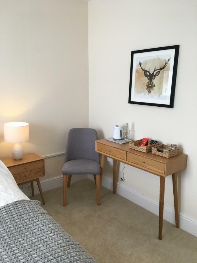 Guest house 1 Ashford Road Redhill (Somerset)