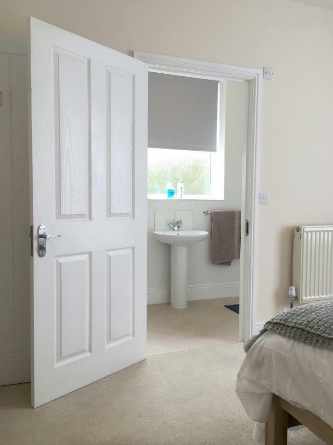1 Ashford Road 3*