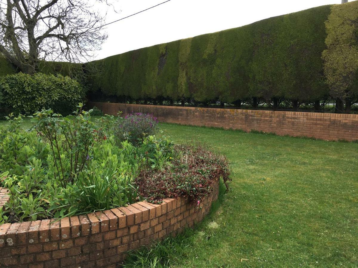 1 Ashford Road Redhill (Somerset)